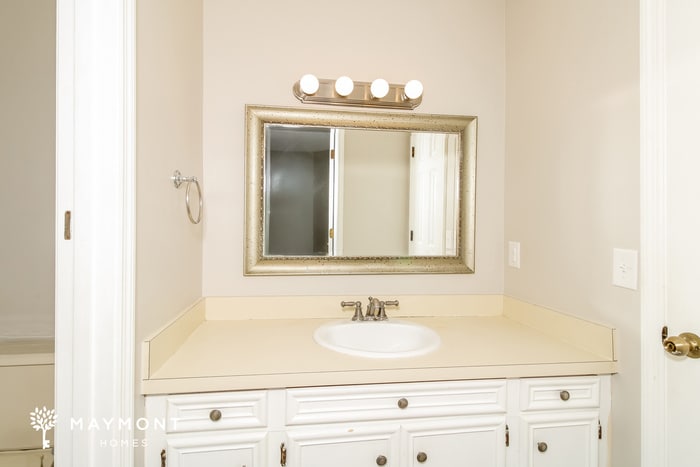 Building Photo - 121 Silvermill Rd