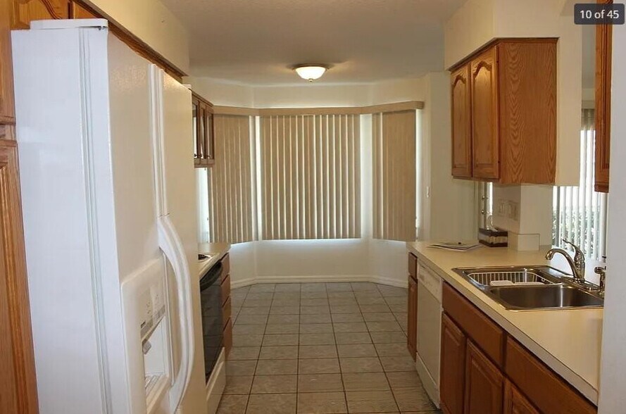 Building Photo - 8101 Setters Point Dr