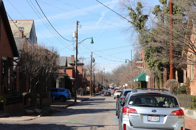 Building Photo - 310 E Beck St