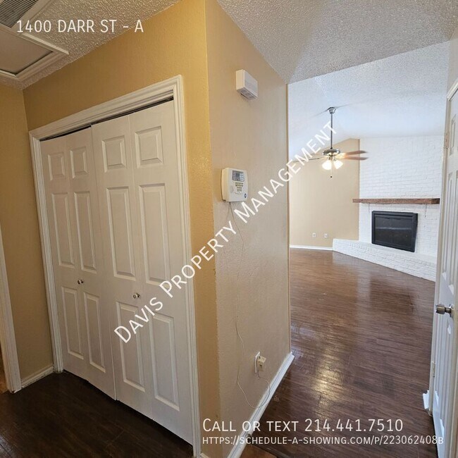 Building Photo - 1400 Darr St