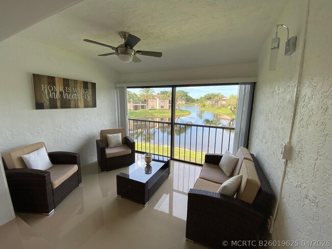 Building Photo - 9285 Vista Del Lago