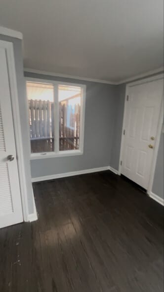 Building Photo - 821 Lannerton Rd