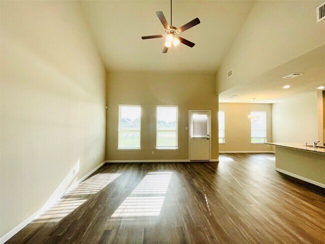 Building Photo - 441 Aurora Creek Ln