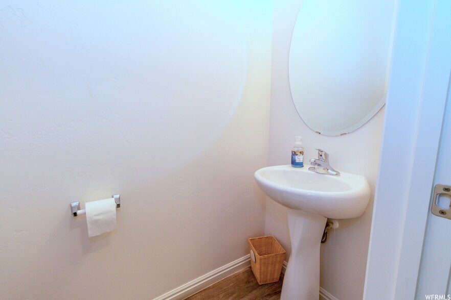 Building Photo - 928 W Stonehaven Dr