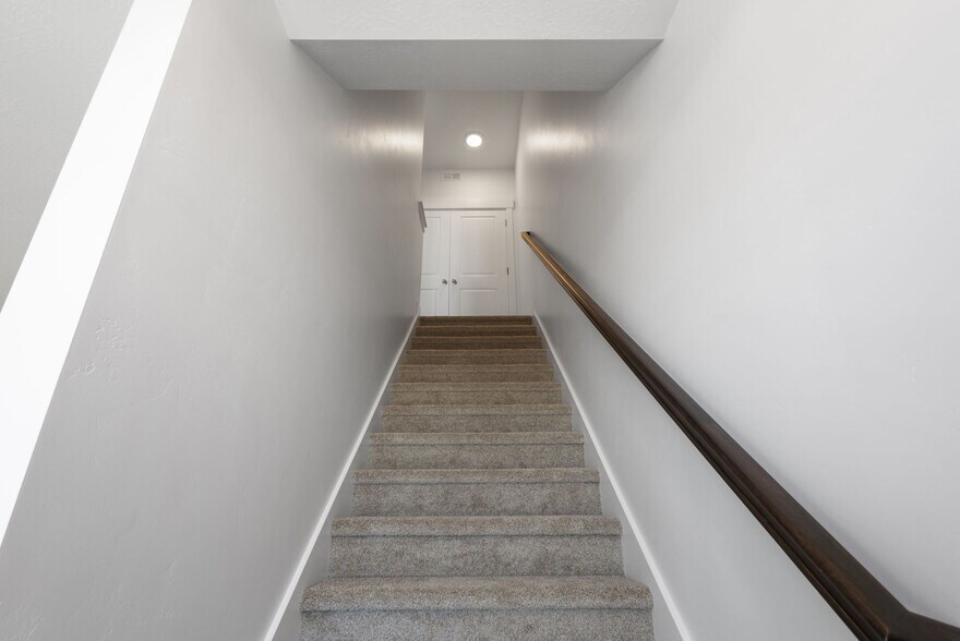 Building Photo - 384 Chadam Way