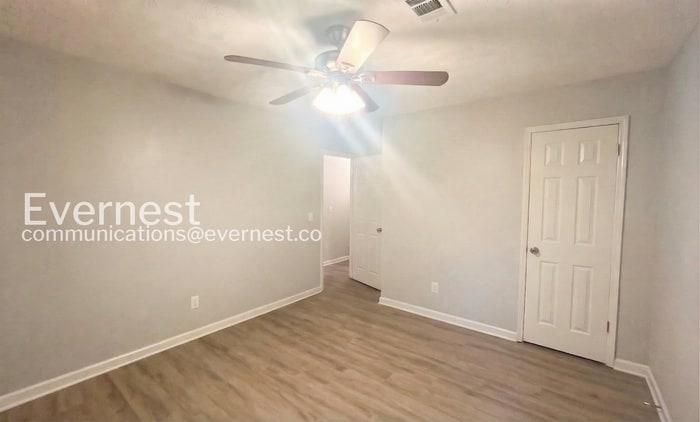 Building Photo - 1085 Samuel Dr