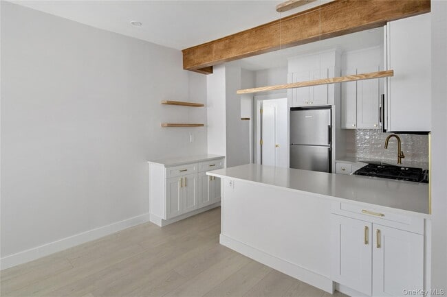 Building Photo - 46 Park Ave