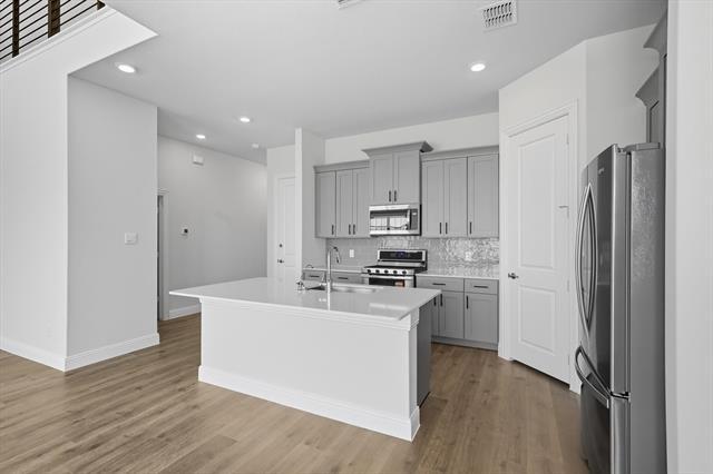 Building Photo - 1556 Lake District Dr
