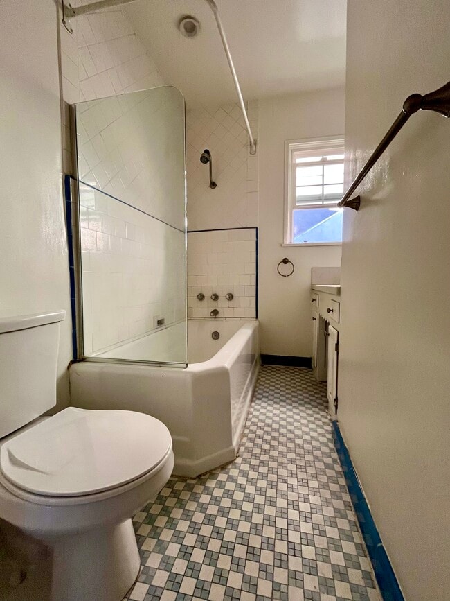 Bathroom - 2934 Rowena Ave