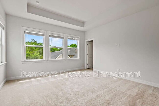 Building Photo - 165 Rowans Creek Dr