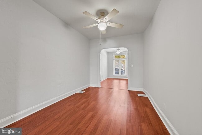 Building Photo - 733 S Conkling St