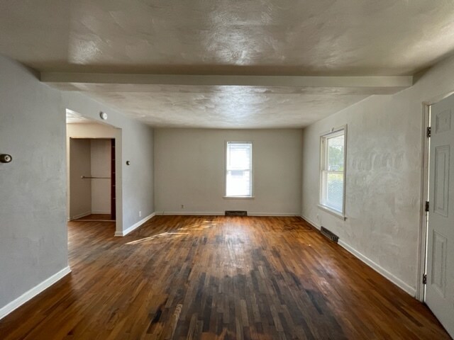 Building Photo - 1343 E Bowman St