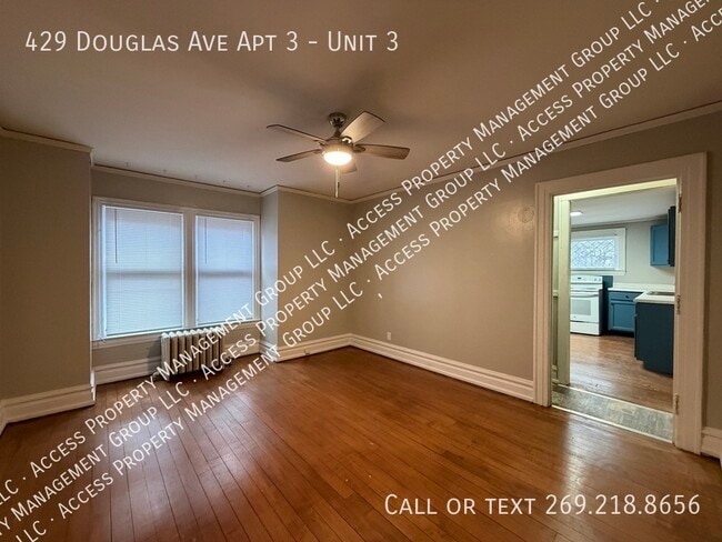 Building Photo - 429 Douglas Ave