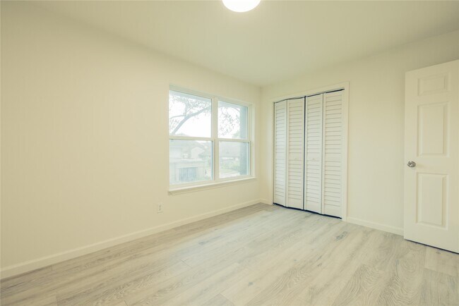 Building Photo - 12553 Wellington Park Dr