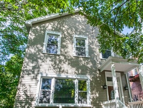 Building Photo - 806 S Oakley Blvd