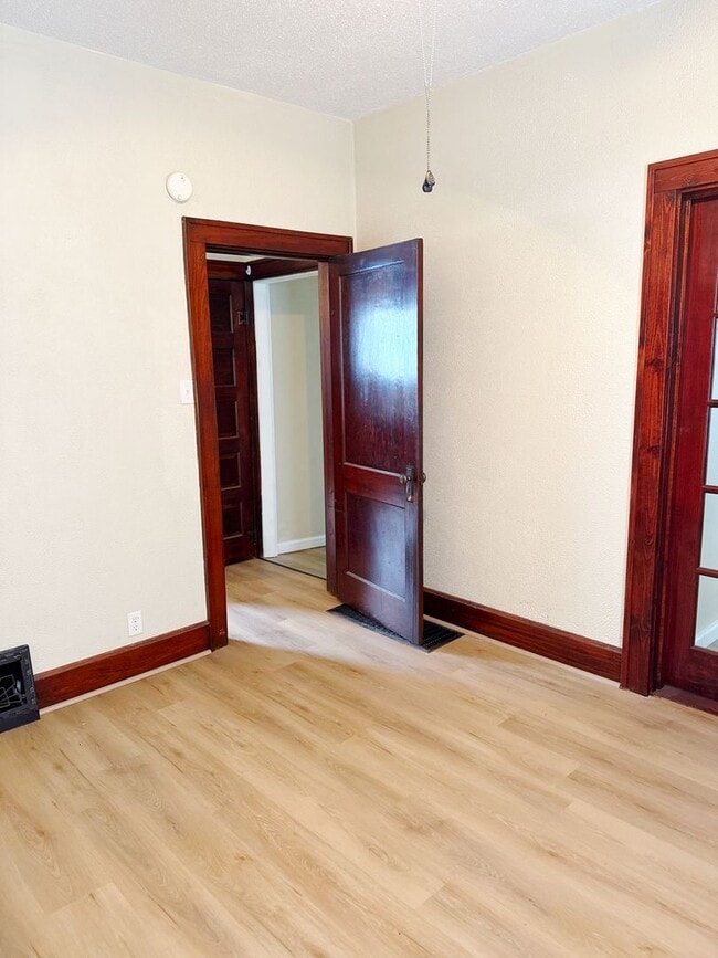 Building Photo - For Rent...850 Rice St, Wood River, IL 62095