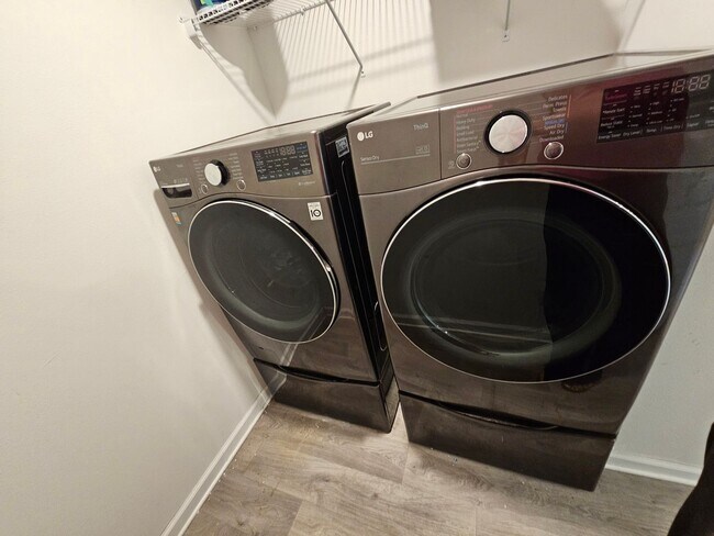 Building Photo - Spacious 4-bedroom Home in Panama City, FL - Perfect for long-term rental! *1/2 Off 1st Month's R...