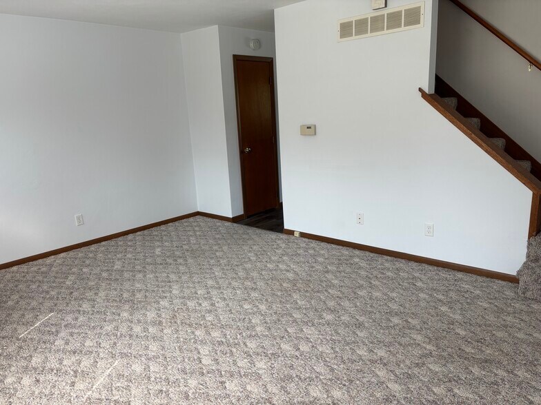 Building Photo - 1642 W George Washington Blvd