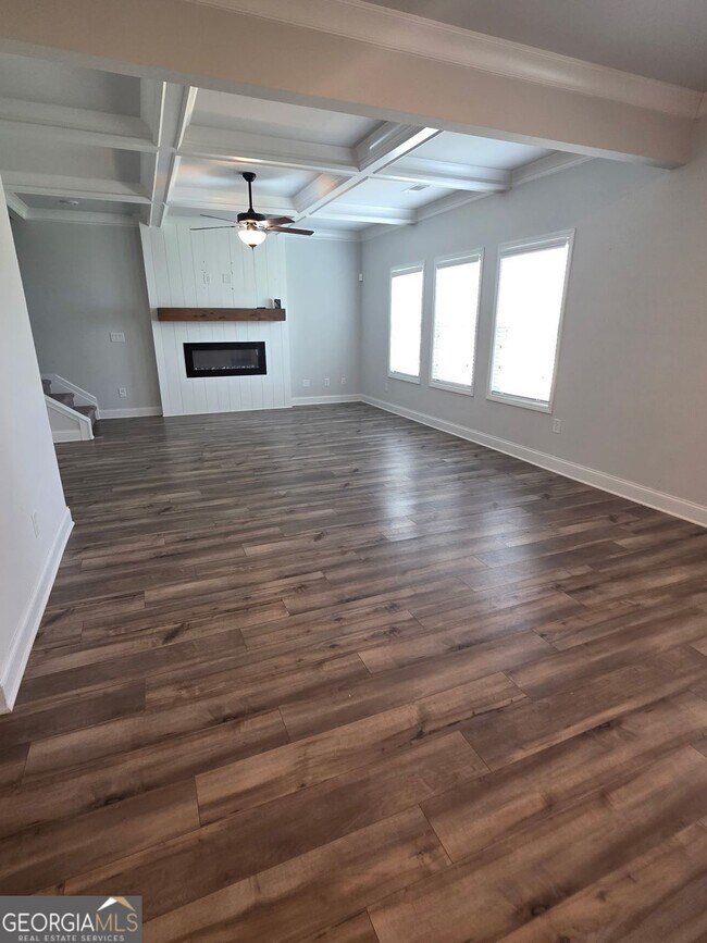 Building Photo - 304 Sterling Creek Wy