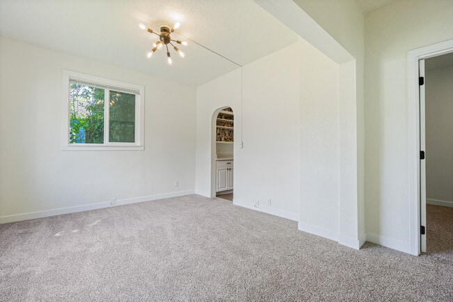 Building Photo - 2304 S Wilkeson St