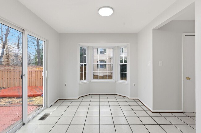 Building Photo - Welcome to this stunning end residence perfectly positioned in a highly desirable setting.