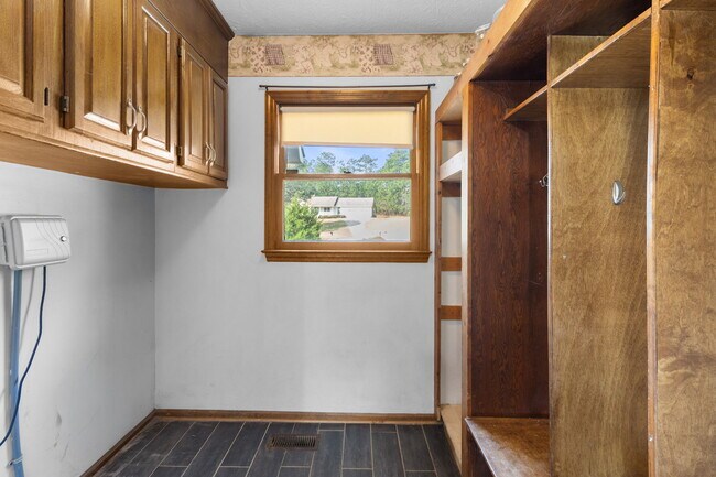 Building Photo - 7666 Wilkins Dr