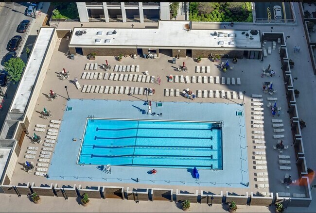 Building Photo - 1355 N Sandburg Terrace