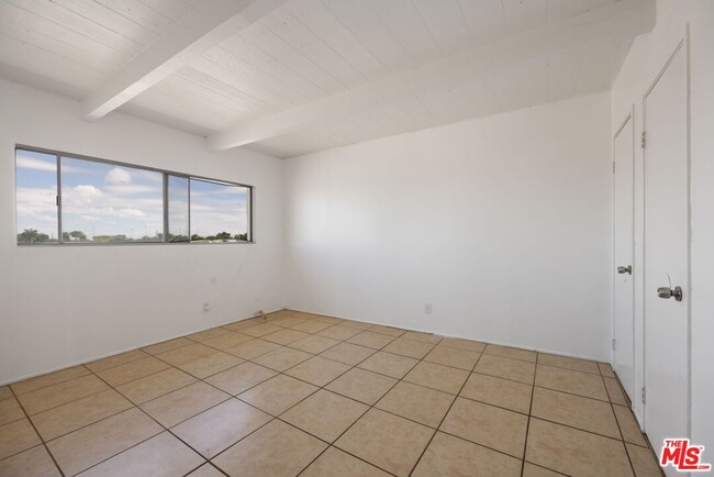 Building Photo - 43614 Stanridge Ave