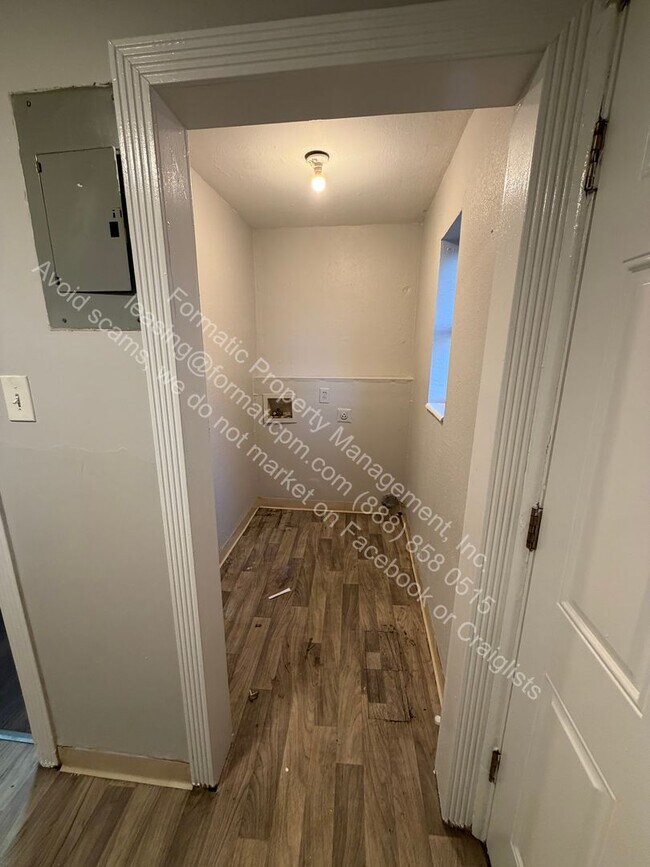 Building Photo - 1450-1454 Elmira St