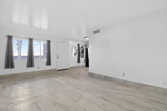 Building Photo - 2925 N 38th St