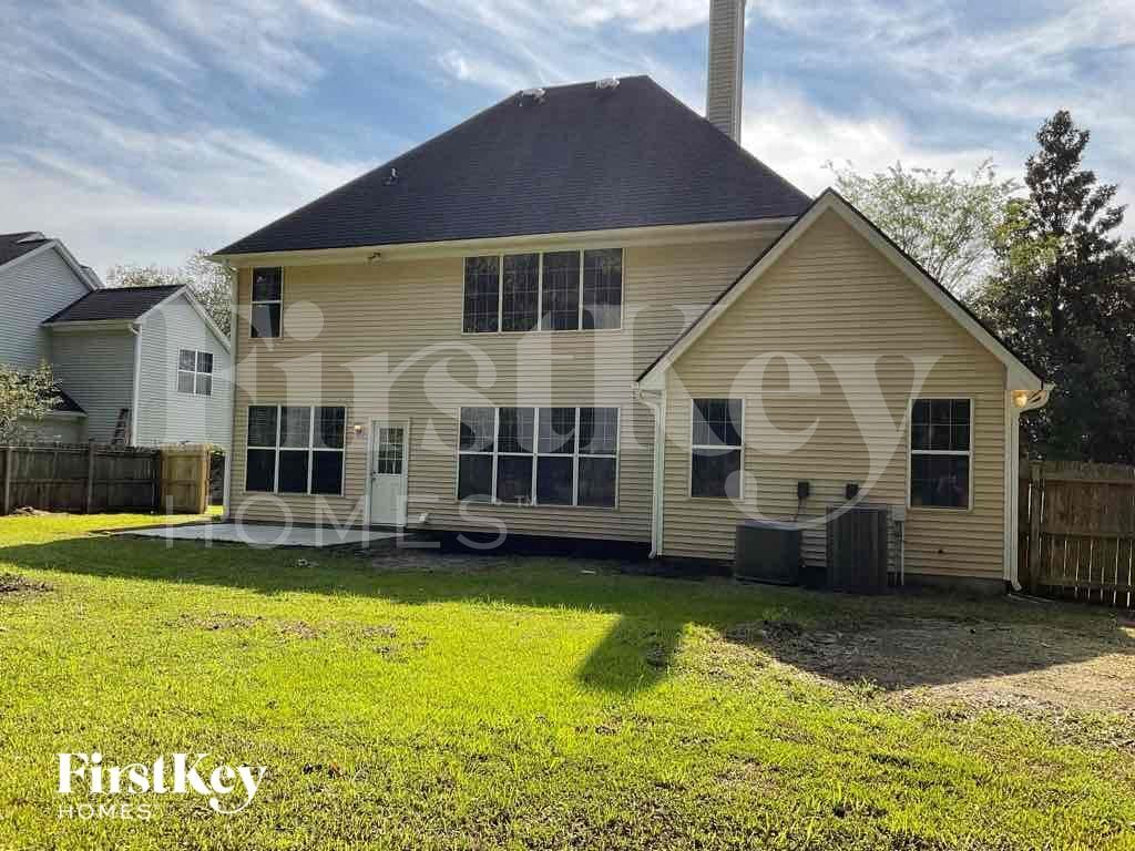 Building Photo - 3396 Forest Glen Dr