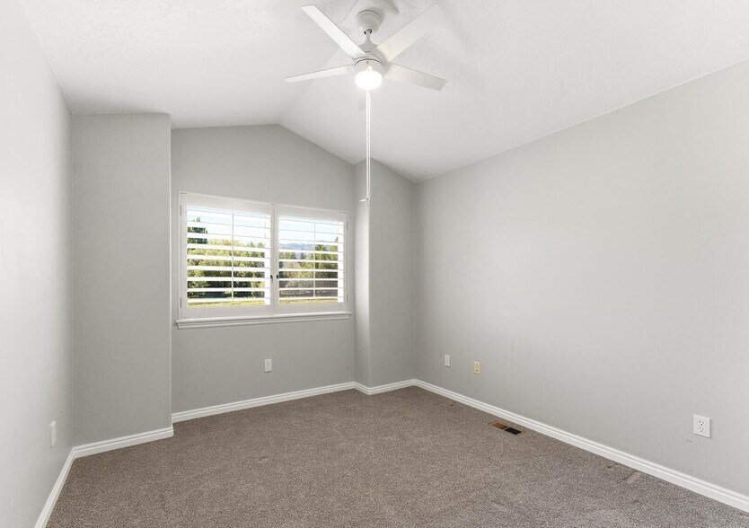 Building Photo - 1422 Cutter Ln