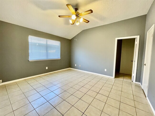Building Photo - 7014 Caladero Dr