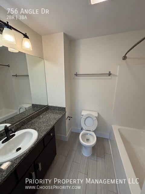 Building Photo - 756 Angle Dr