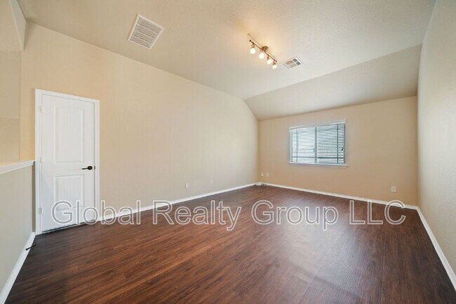 Building Photo - 417 Cattle Run