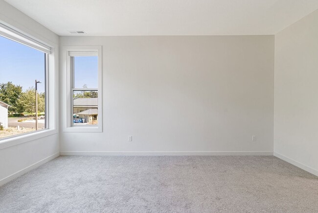 Building Photo - 4 bed, 4 bath Multi-Level Home in Pringle ...