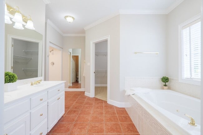 Building Photo - Gorgeous 4 bedroom in Arbor Run S/D
