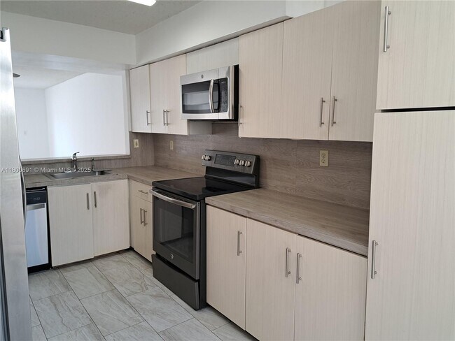 Building Photo - 3535 Magellan Cir