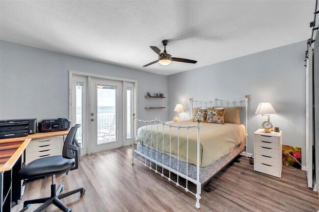 Building Photo - 4768 Coquina Key Dr SE