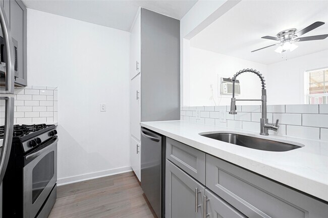 Primary Photo - 5718 Eskridge St