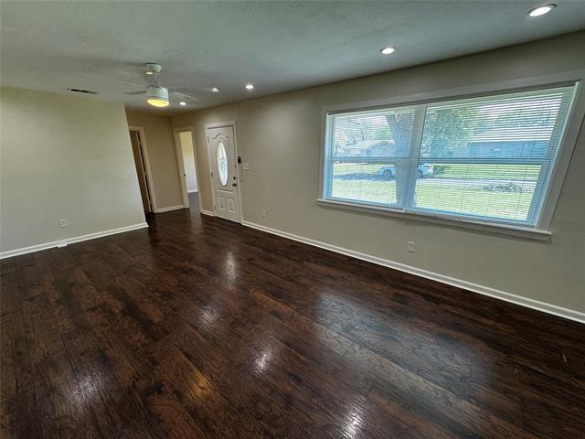 Building Photo - 923 Green Castle Dr