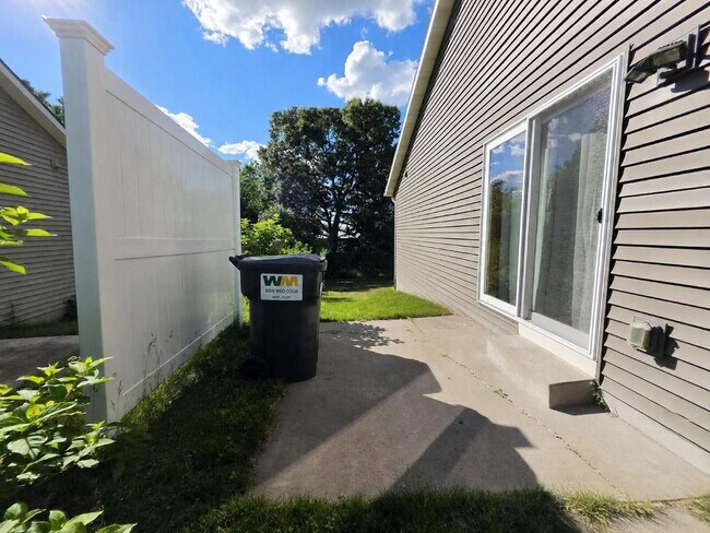 Building Photo - FREE SEPTEMBER RENT for this Spacious 4-Bedroom Home with Vaulted Ceilings with Finished Basement...