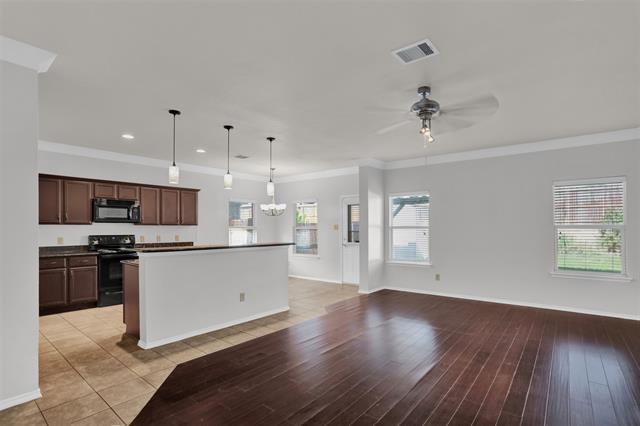 Building Photo - 2138 Meadow View Dr
