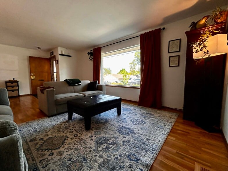 Building Photo - 302 N 37th Ave