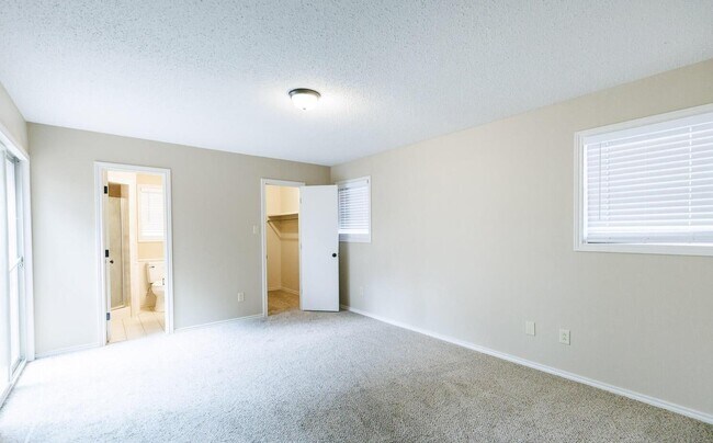 Building Photo - 3406 65th Dr
