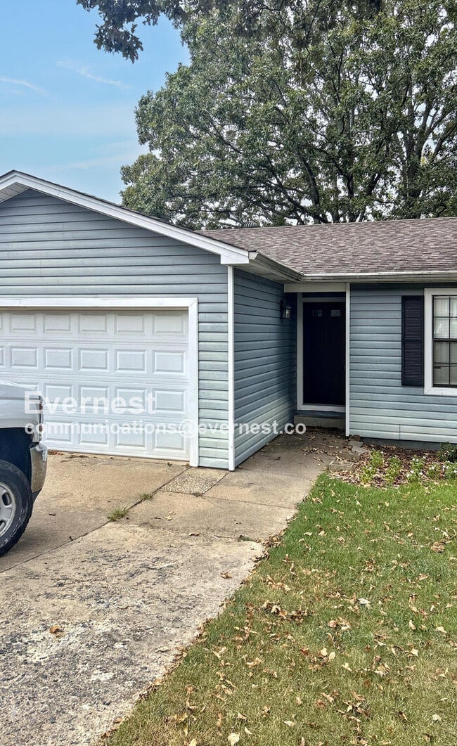 Building Photo - 710 Autumnbrook Cir