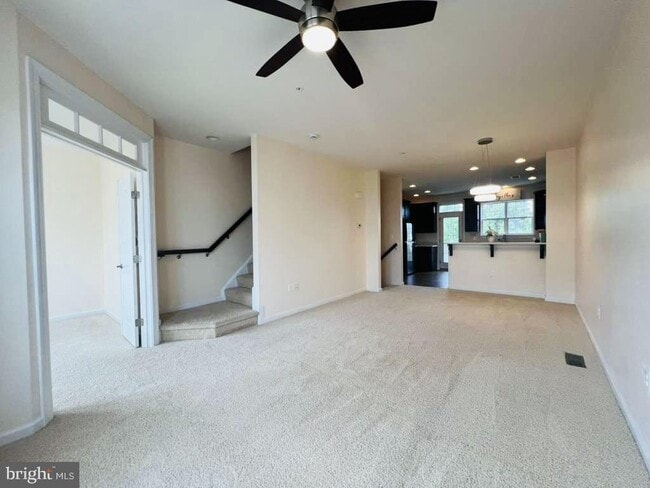 Building Photo - 7440 Riding Meadow Way