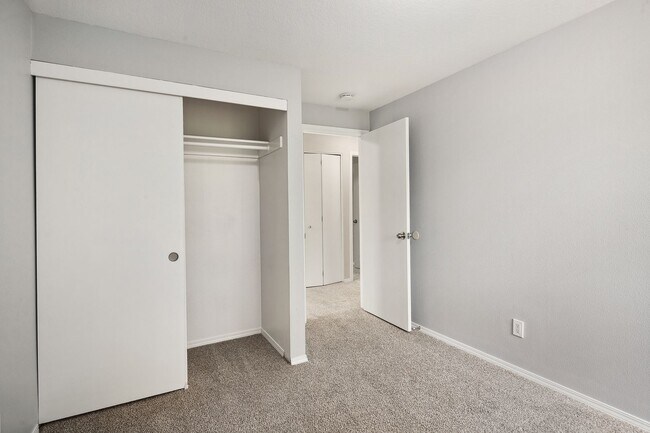 Building Photo - 6133SE