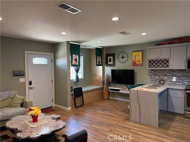 Building Photo - 18421 E Cypress St