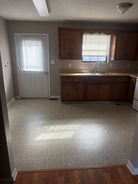 Building Photo - 506 Fain St